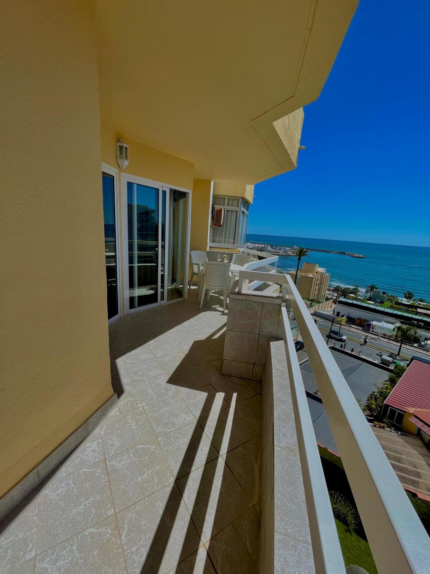 Vistas Al Mar Y Al Puerto Deportivo Apartment Benalmádena Exterior photo
